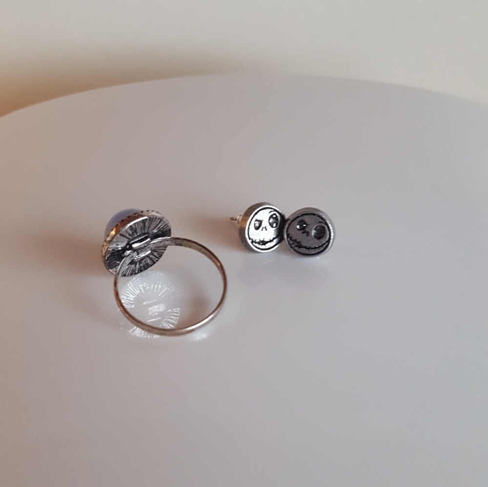 The Nightmare Before Christmas Stud Earrings and Ring - Picture 5 of 8